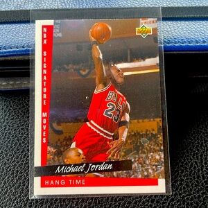 Michael Jordan 1993-94 Upper Deck Signature Moves #237 Hang Time